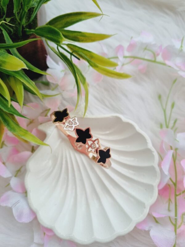 Lovely petal Bracelet