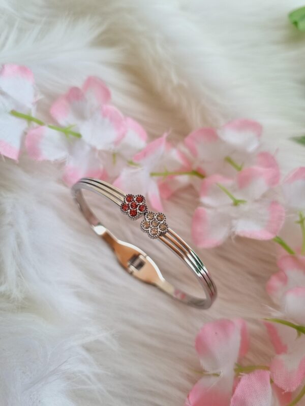 Pretty Flower Silver Bracelet