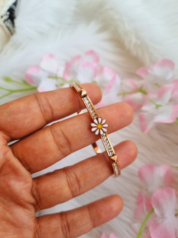 Beautiful Flower Bracelet