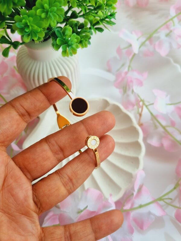 Black Round Bracelet - Image 3