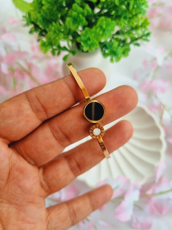 Black Round Bracelet - Image 5